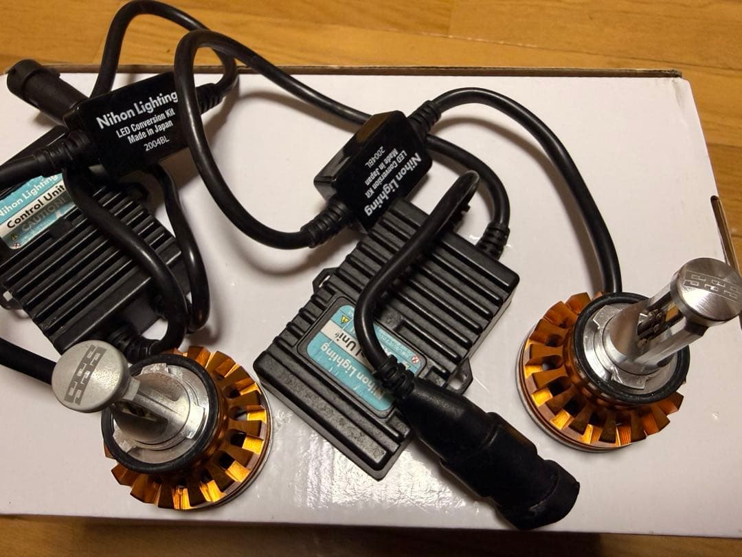 日本ライティングNihon Lighting LED 2色切替えフォグランプ