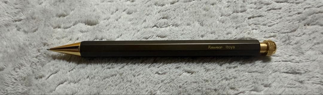 カヴェコスペシャル　伊東屋限定　オリーブブラウン　0.5mm