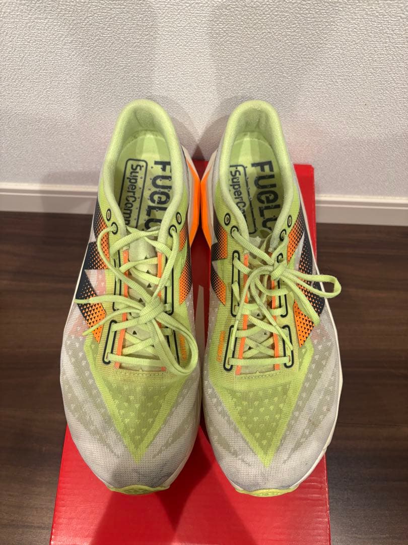 スパイク・シューズ new balance FuelCell Elite v4