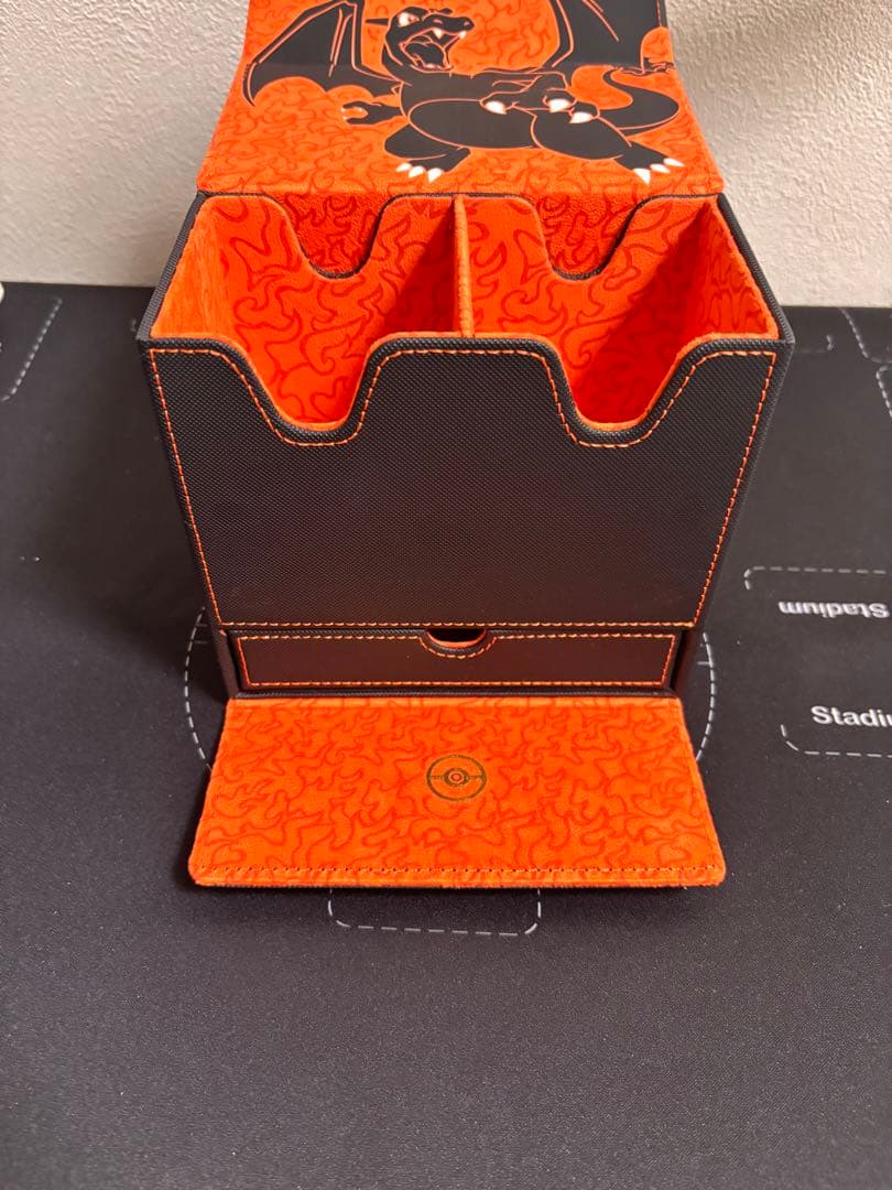 灼熱のリザードン プレミアム ダブルデッキボックス