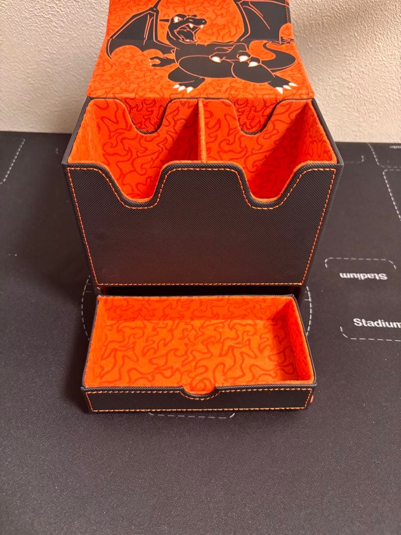 灼熱のリザードン プレミアム ダブルデッキボックス