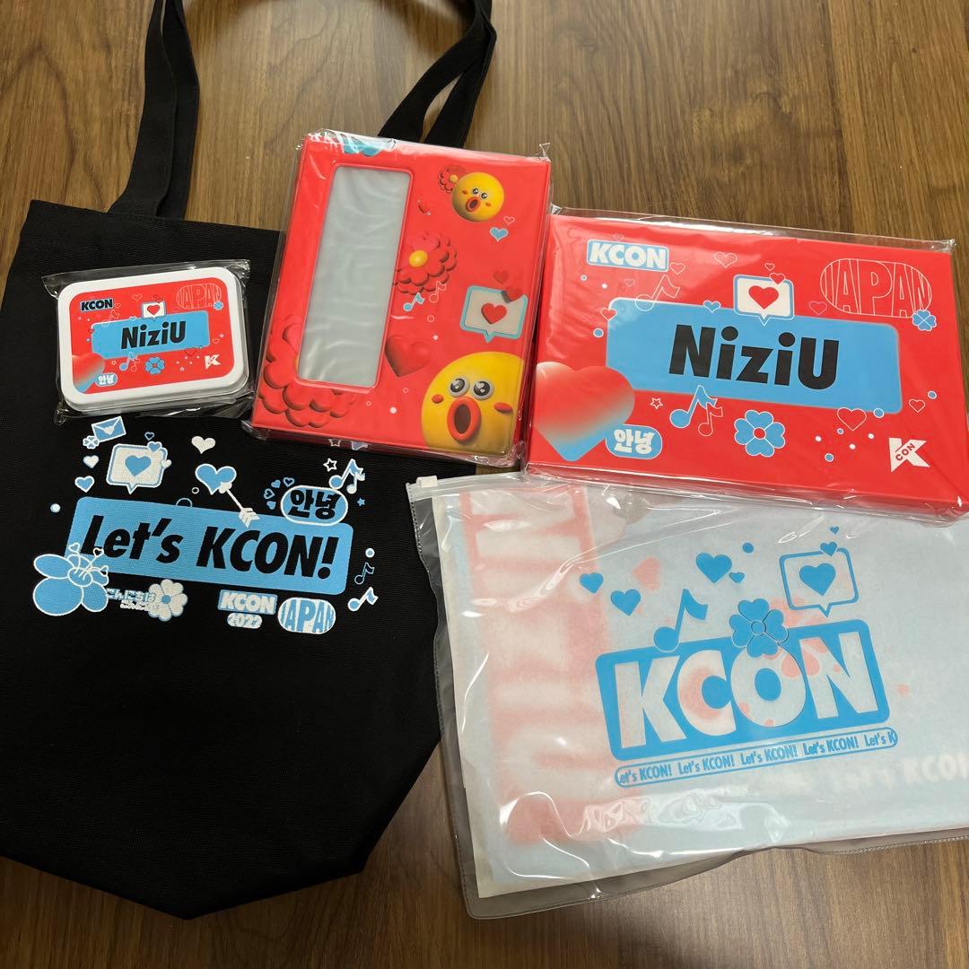アイドル NiziU KCON 2022 JAPAN MD PACKAGE