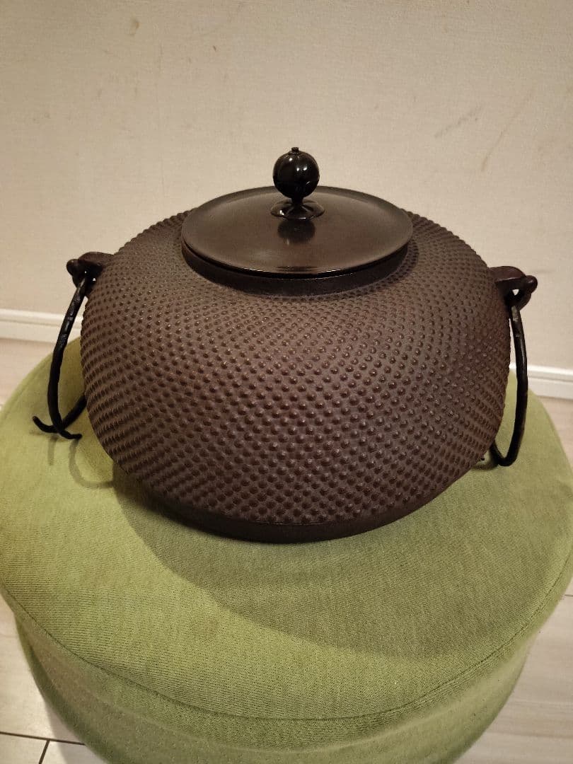 茶道具　佐藤清光　平丸霰釜　箱付