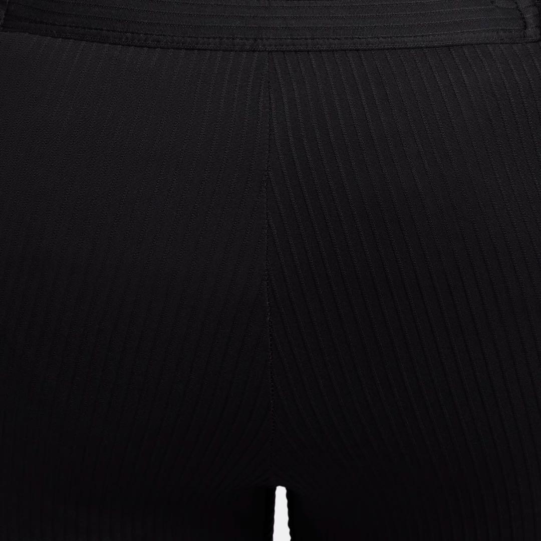 ナイキ　エアロスイフトタイツ　サイズM