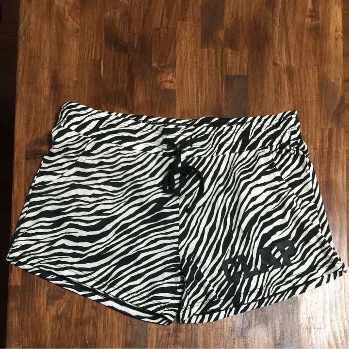 CLAP フィットネス・ゼブラ柄の上下セット