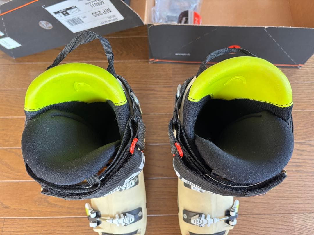 ⚫︎中古⚫︎スキーブーツ　HEAD RAPTOR B4 RD MP 255 ホワイト