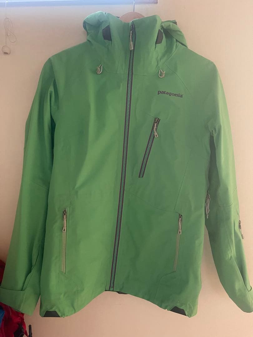 patagonia スノージャケット　スノーウェア