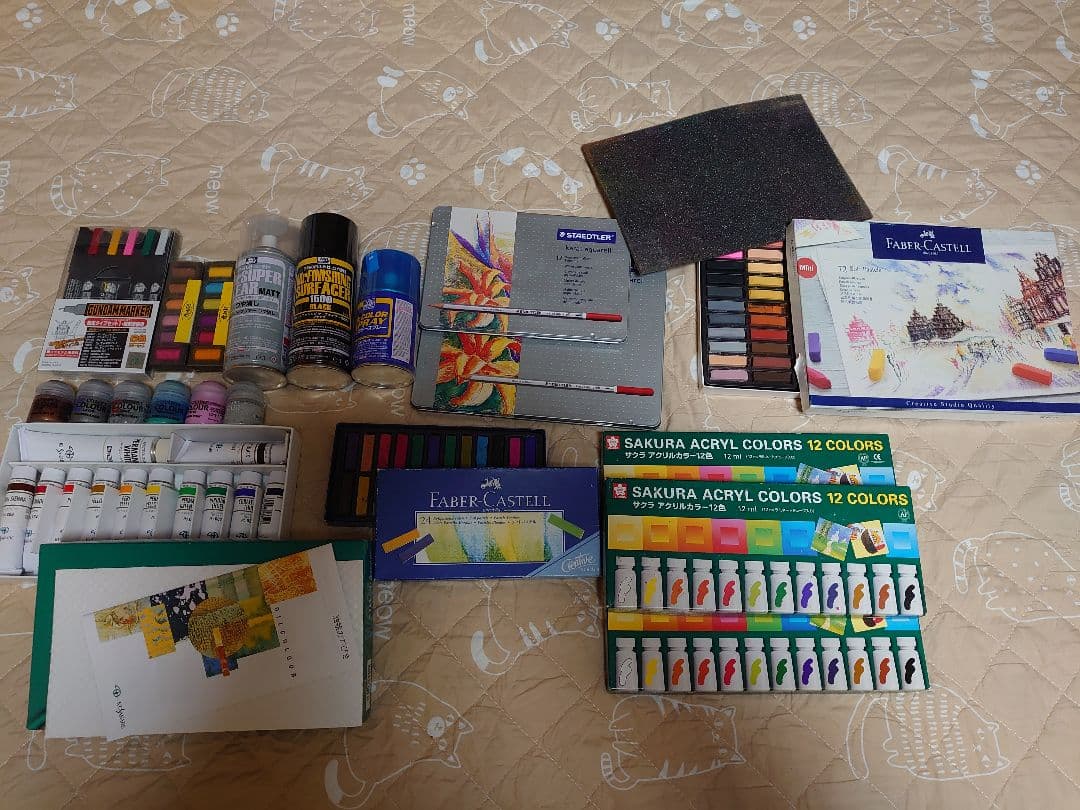 美術画材道具色々セット　クレオス、色鉛筆、油絵、ミスターカラー、シタデルカラー