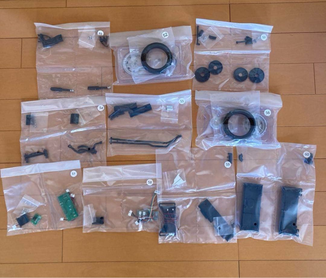 デアゴスティーニ 1/8スケール マツダ・コスモスポーツ 組立てキット