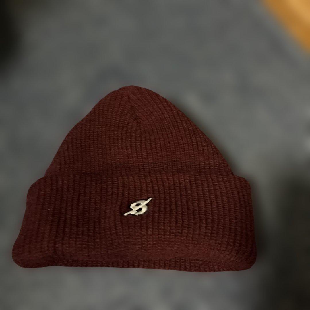 shadows バーガンディ ニットキャップ 刺繍ロゴ