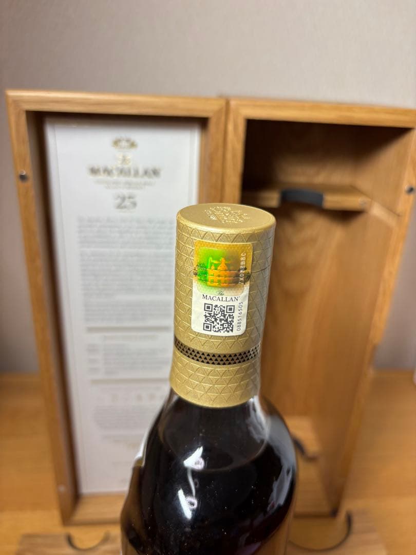 The Macallan 25年 【新品未開栓・サントリー正規品】