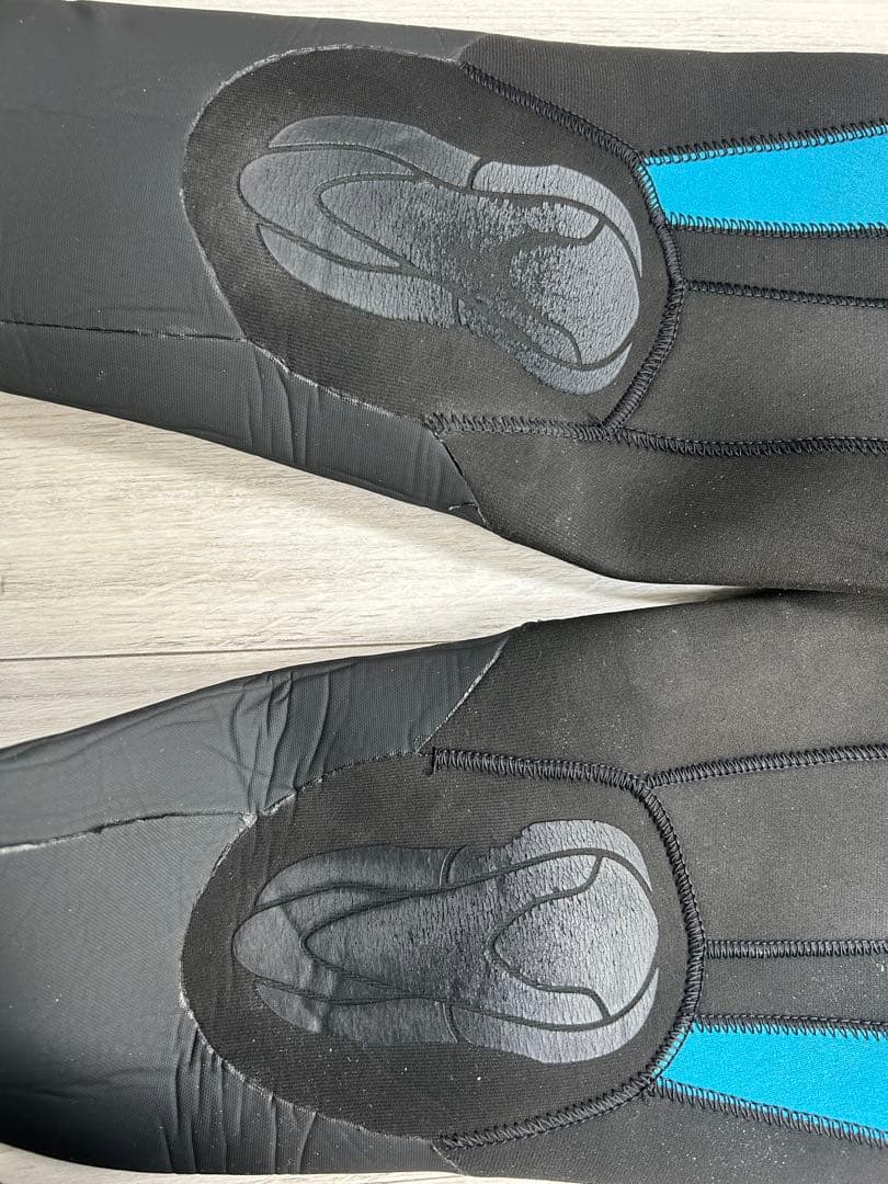 AQA ［アクア］150 黒/青 スキンフルスーツ　キッズ　ジュニア　海