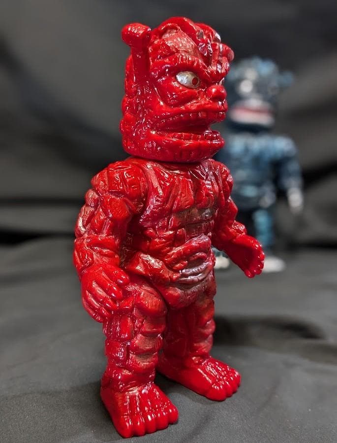 ダストマン黒色＆赤色「スペクトルマン」登場怪獣（マスダヤ復刻）ソフビ２体セット