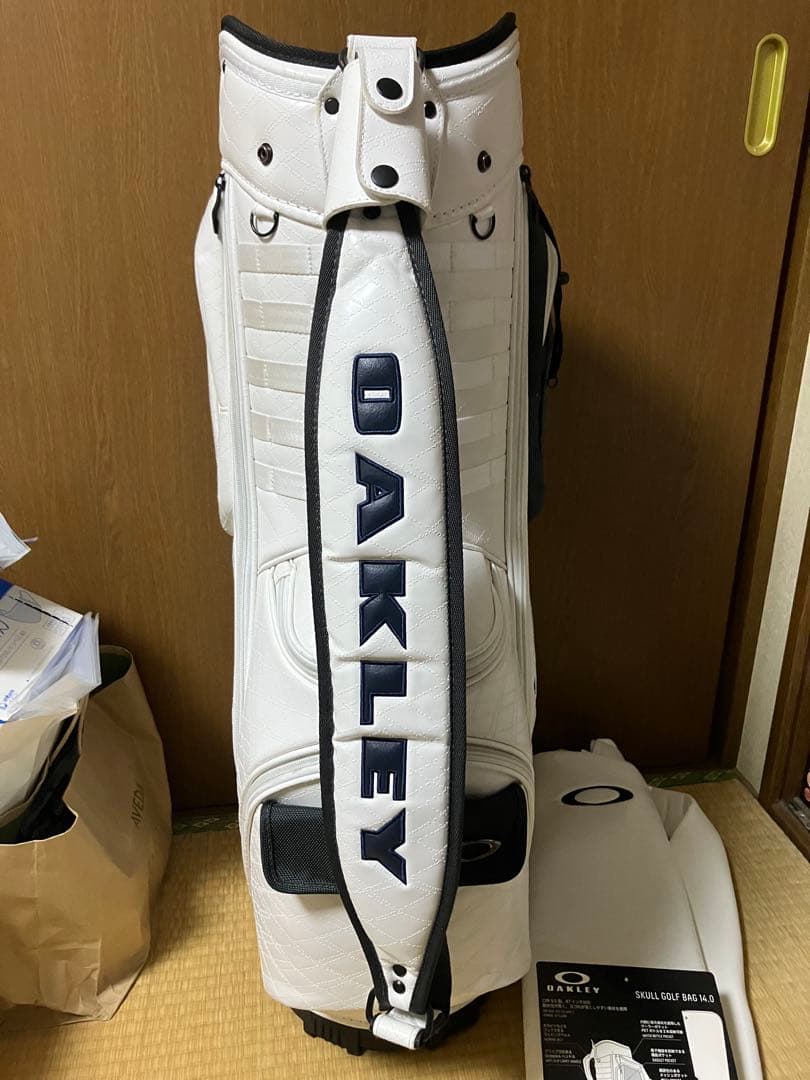 OAKLEY ホワイト キャディバッグ