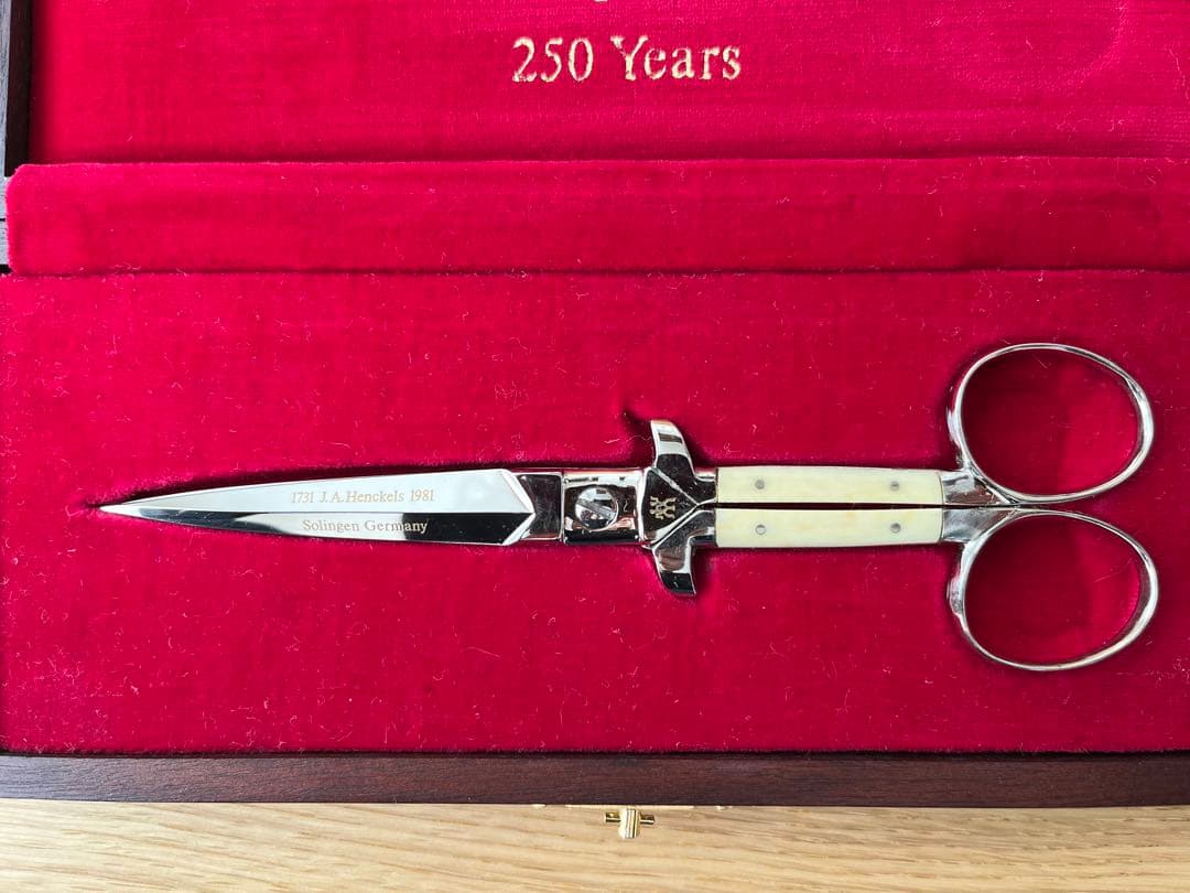ZWILLINGS JA HENCKELS 250周年記年限定シザー