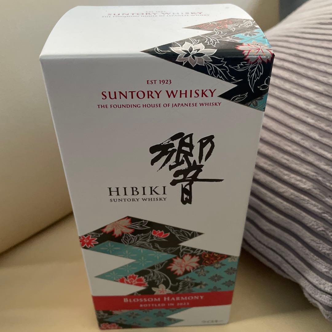 【未開封】サントリー響HIBIKI Blossom Harmony 700ml