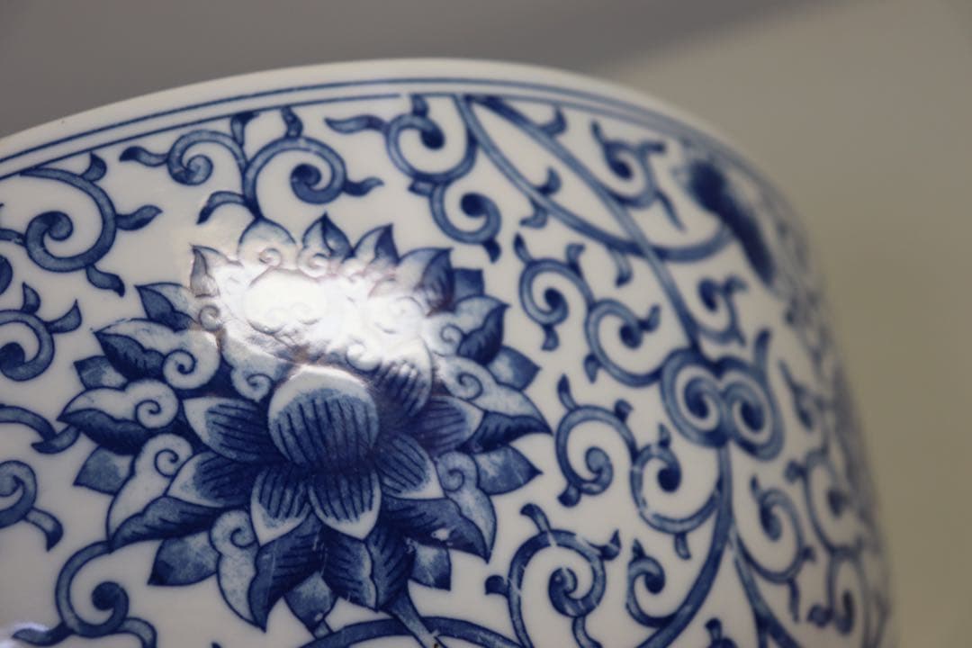 中国　染付蓮紋お碗　大明嘉靖年製銘　送料込み0607