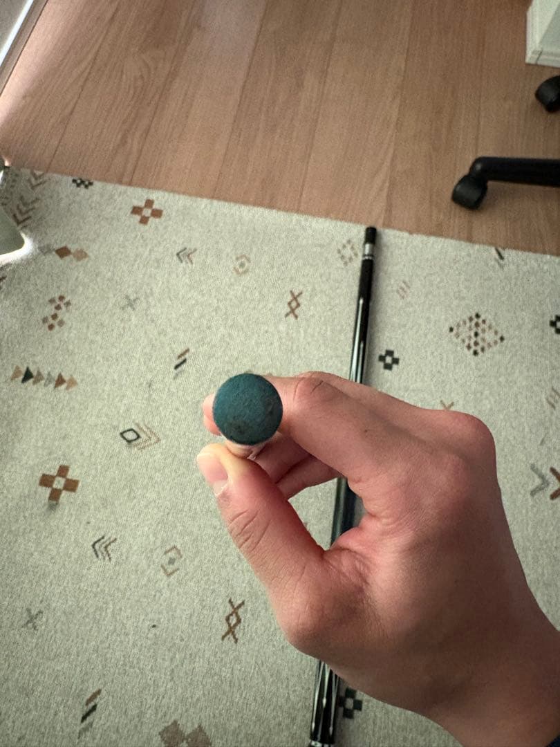 ビリヤードキュー 黒と木製