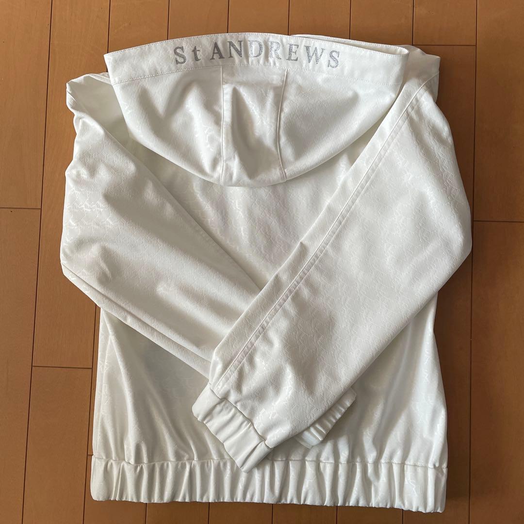 セントアンドリュース　ホワイトフード付きジャケット