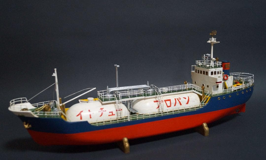 木製漆塗り 伊藤忠プロパン(イトチュー)LPG液化石油ガスタンカー模型プロパン船