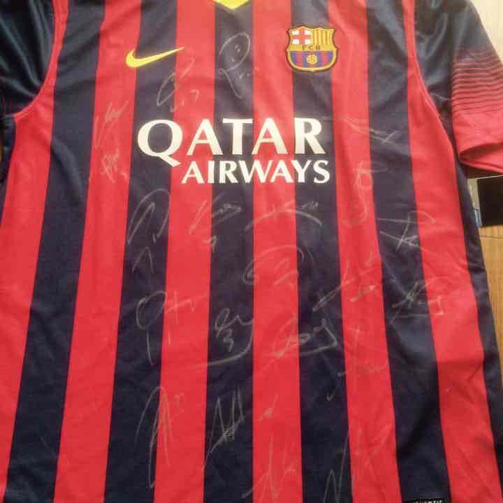 バルサ ユニフォーム サイン入り