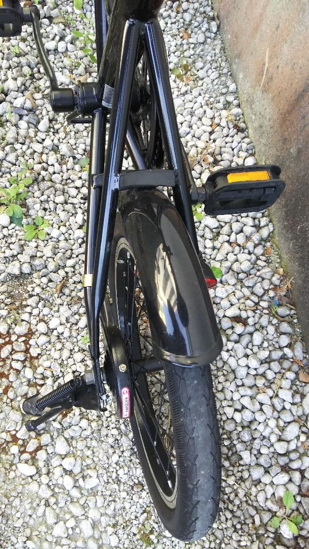 折りたたみ自転車　16インチ　ノーパンクタイヤ　ミニベロ　本体のみ