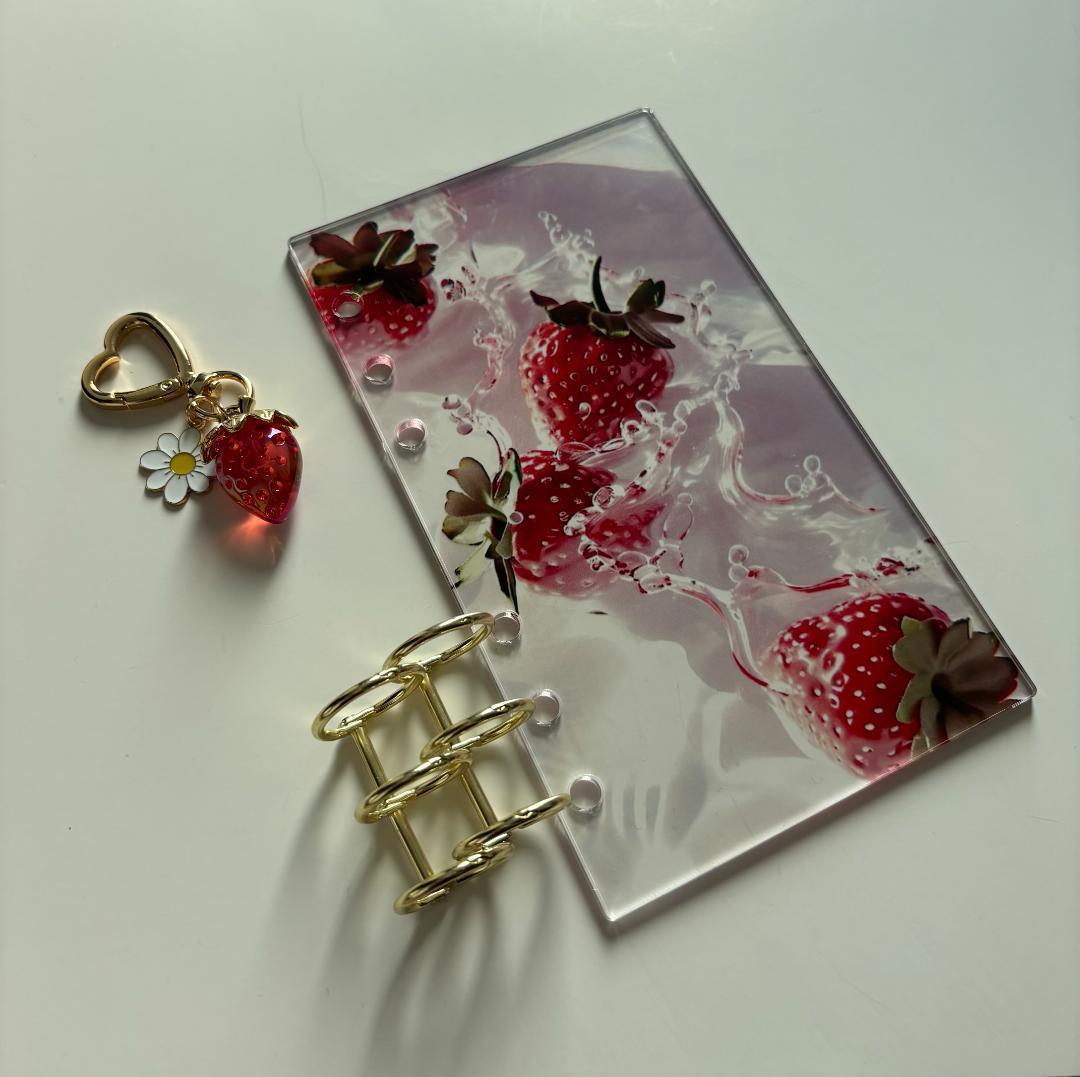 韓国製♡アクリルバインダー♡いちごチャーム♡A6貯金SAVING