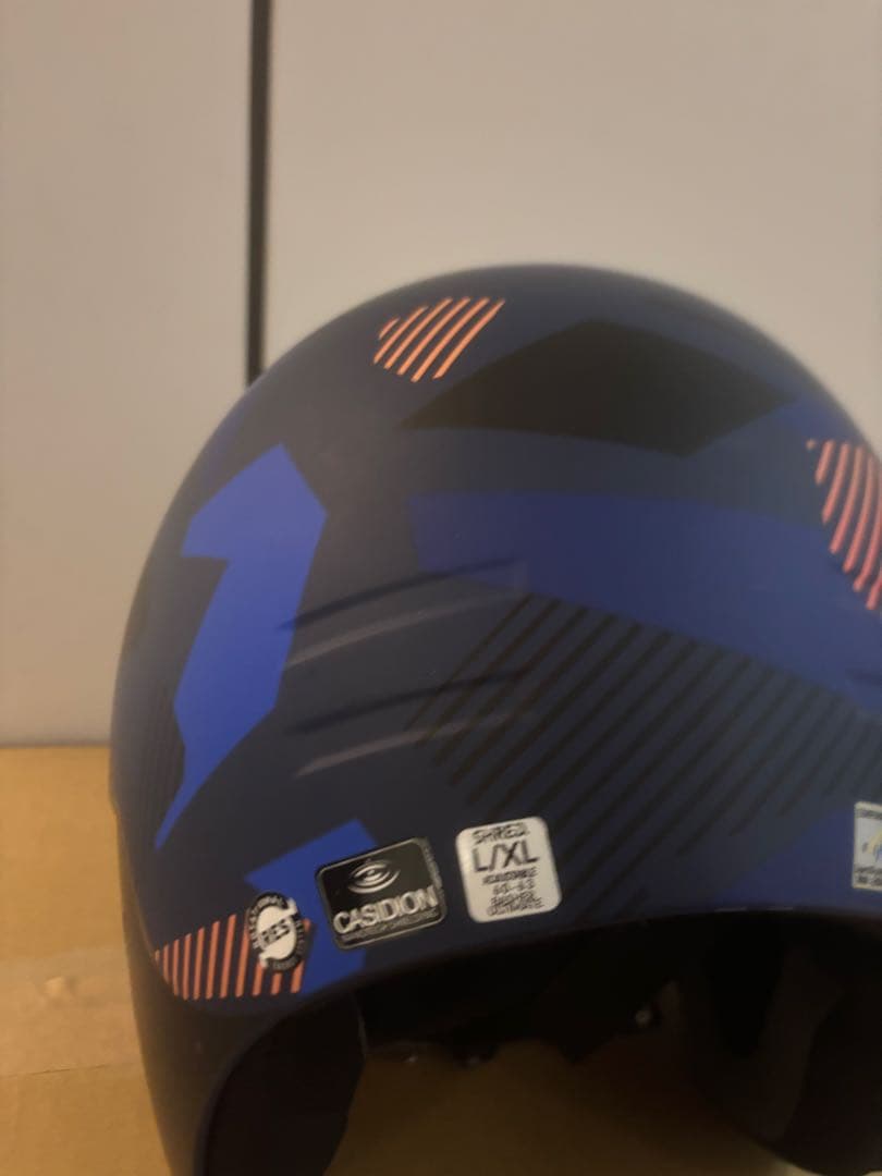 SHRED. スキー、スノボードヘルメット L/XL