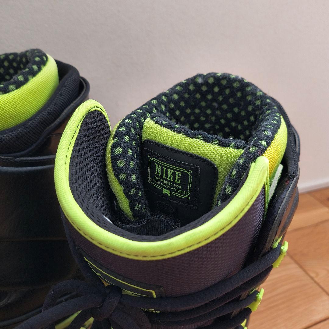 Nike スノーボードブーツ 黒/蛍光イエロー
