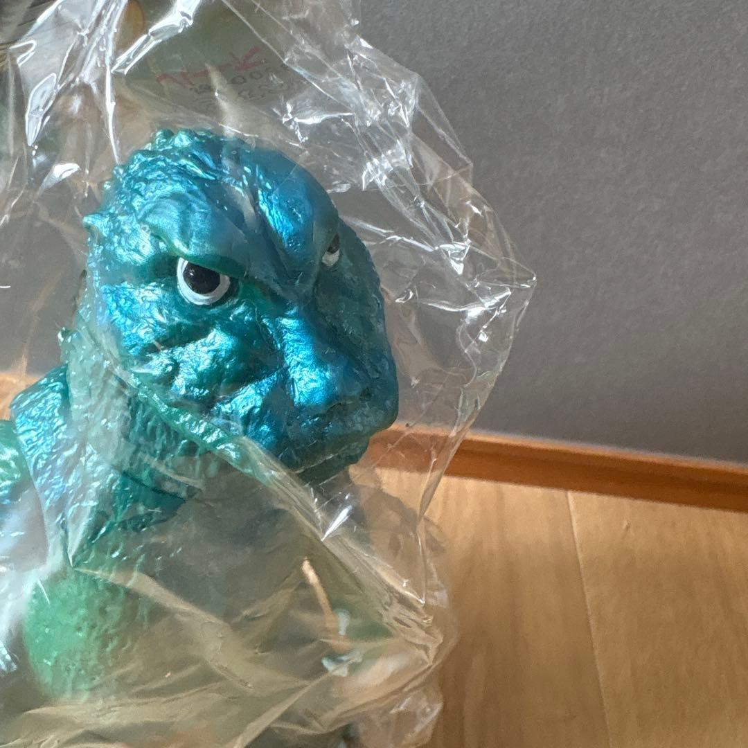 ベアモデル オール怪獣コレクション 初代ゴジラ 緑成型/青銀塗装 電車付 未開封