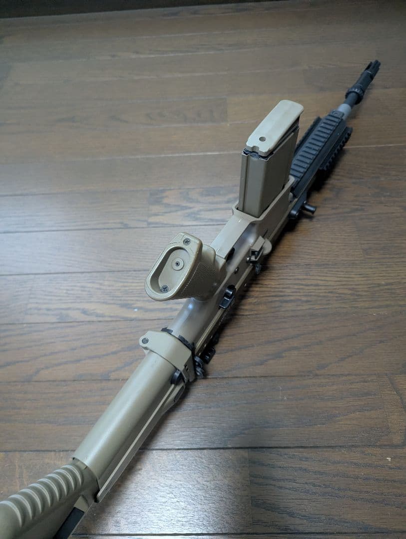 東京マルイ　次世代電動ガン　SCAR-H FDE