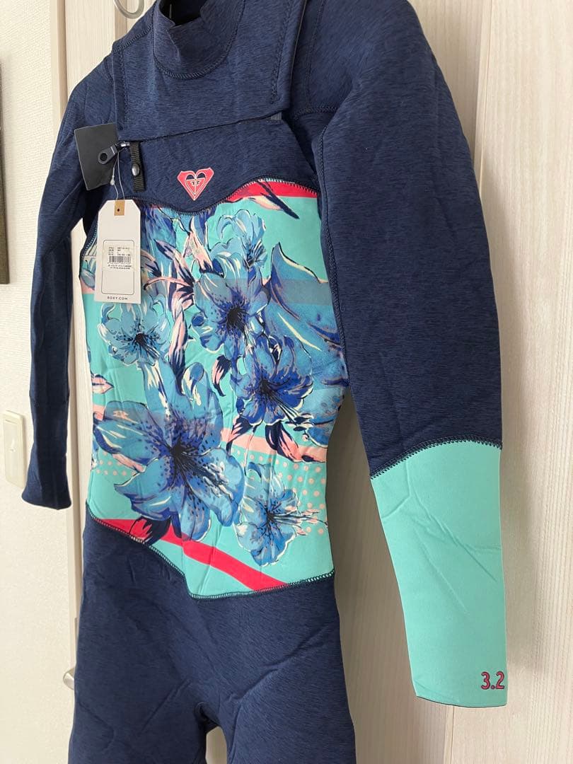 ROXY フラワープリント 3.2mm フルスーツ Lサイズ