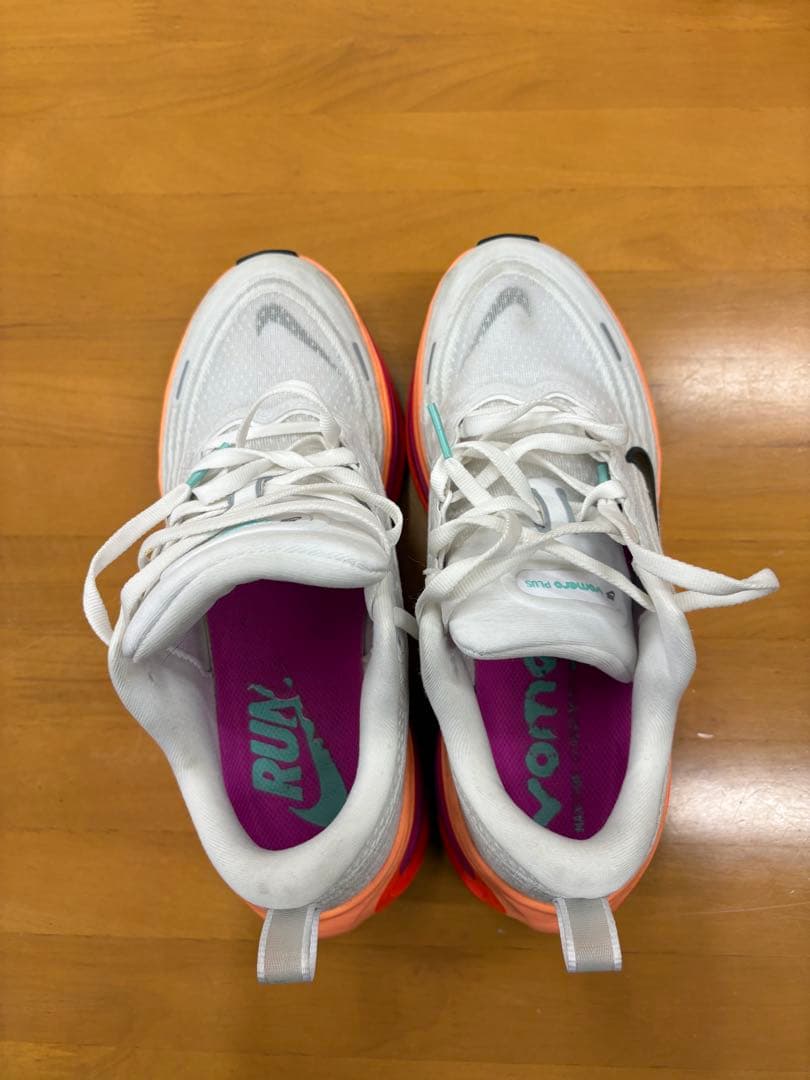 Nike ボメロプラス24 レディース