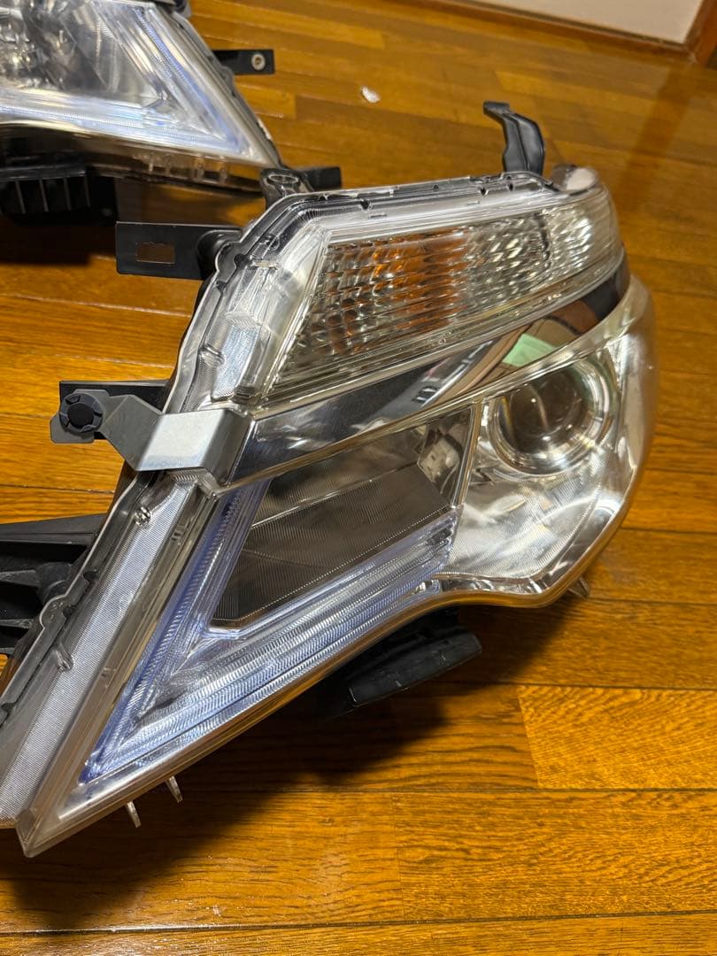 Nissan セレナC26 ヘッドライト　後期