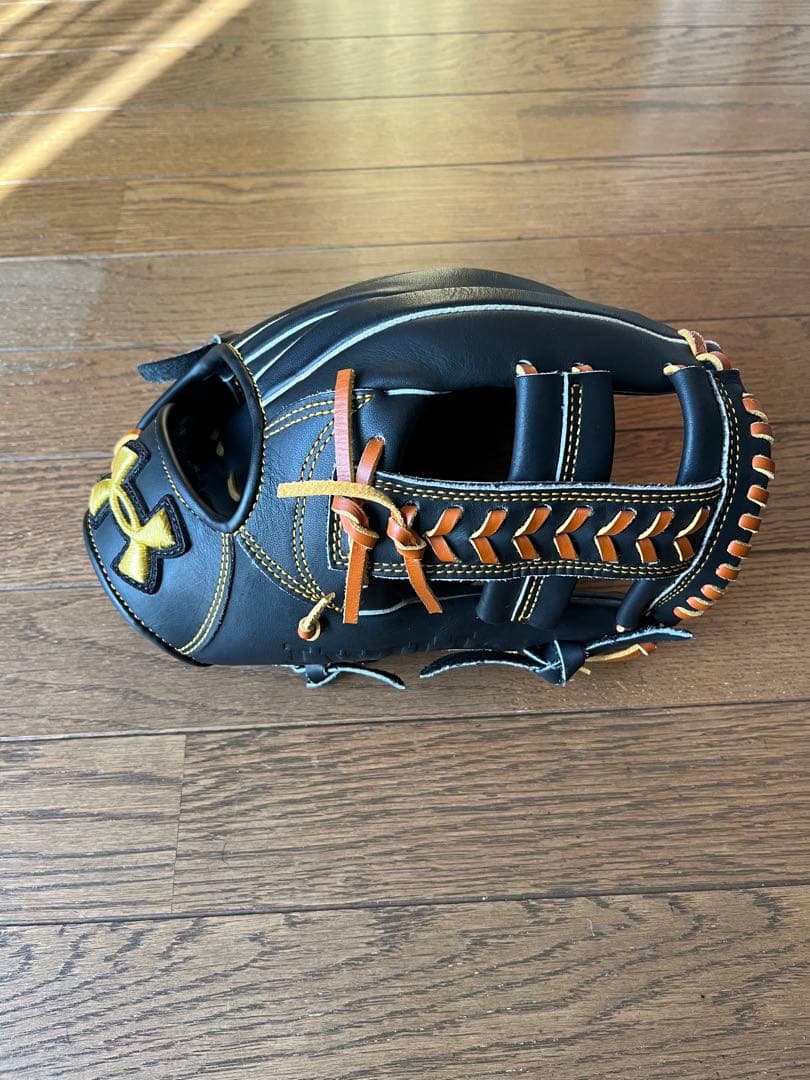 【美品】Under Armour 野球グローブ 軟式