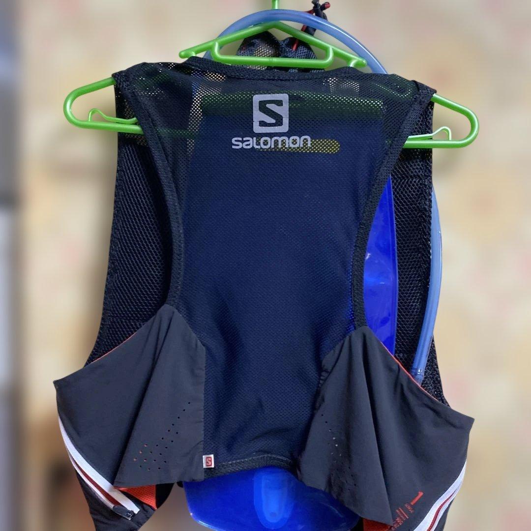 サロモン　アクティブスキン ブラック、SOURCEハイドレーション　セット　美品