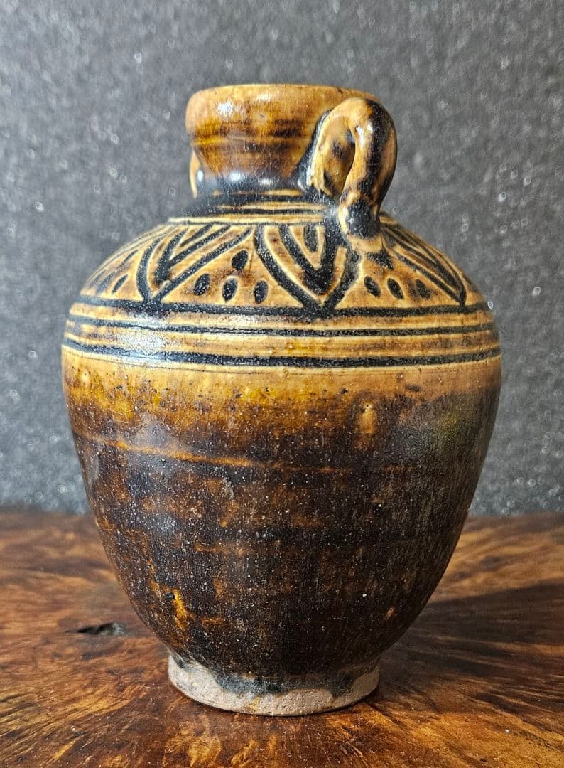 15〜16世紀　中国南方系古陶磁　東南アジア古陶磁　褐釉　陰刻文様　小壺花入茶入