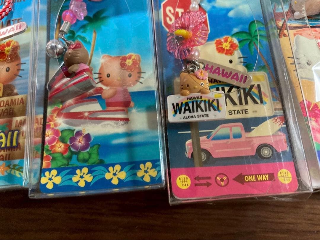 希少激レア 新品 ご当地 ハローキティ ハワイ 日焼け ストラップ 6点セット