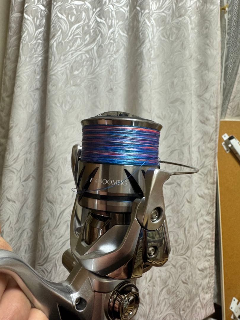 完全未使用　SHIMANO 23STRADIC 4000MHG スピニングリール