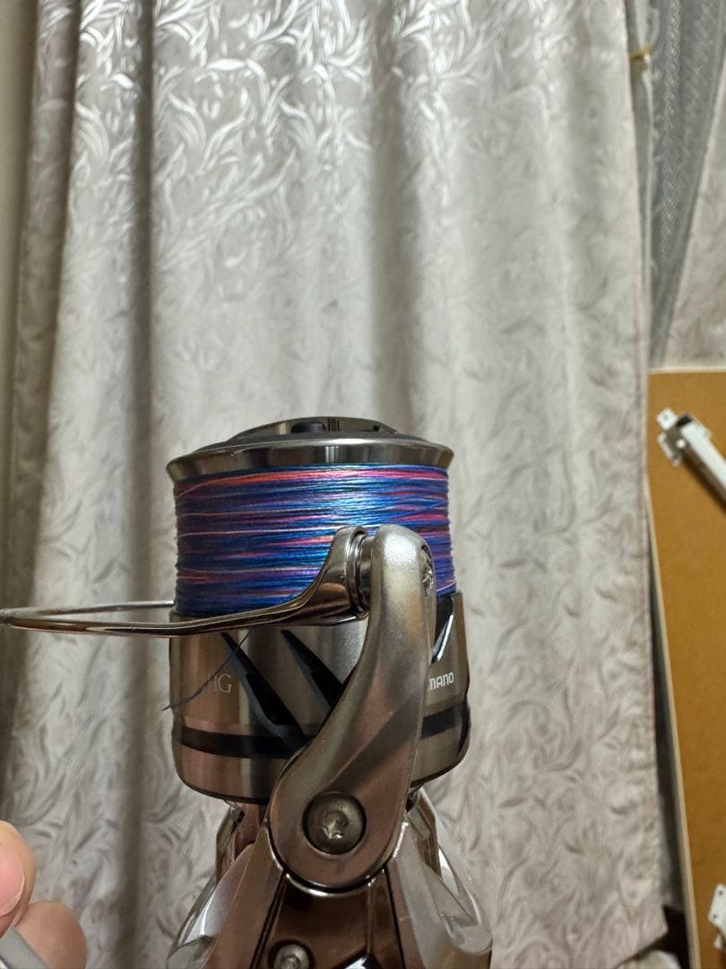 完全未使用　SHIMANO 23STRADIC 4000MHG スピニングリール