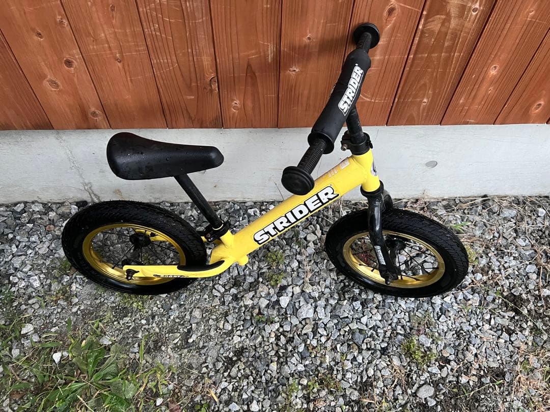 ストライダー STRIDER カスタムタイヤ取替え済み