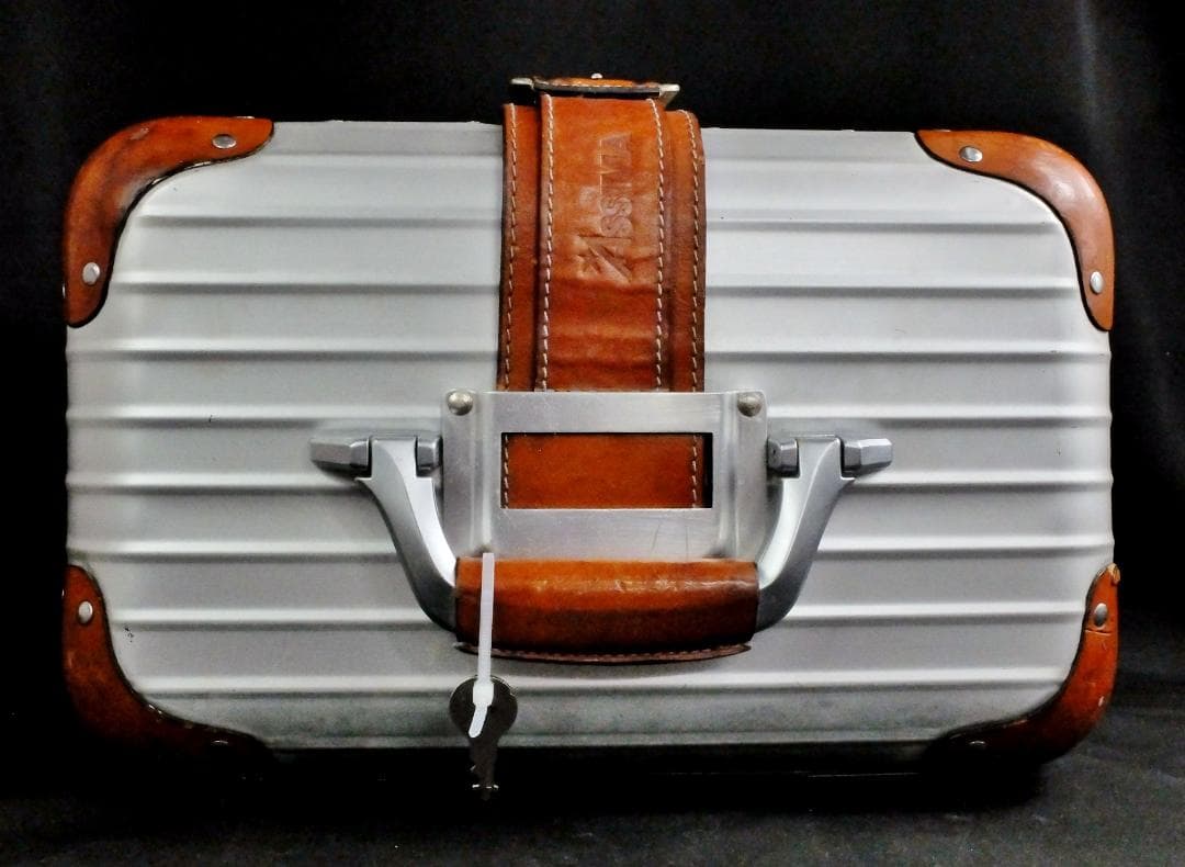 リモワ トパーズ『ASSIMA』ALビューティケース 17L【LTD/激レア】