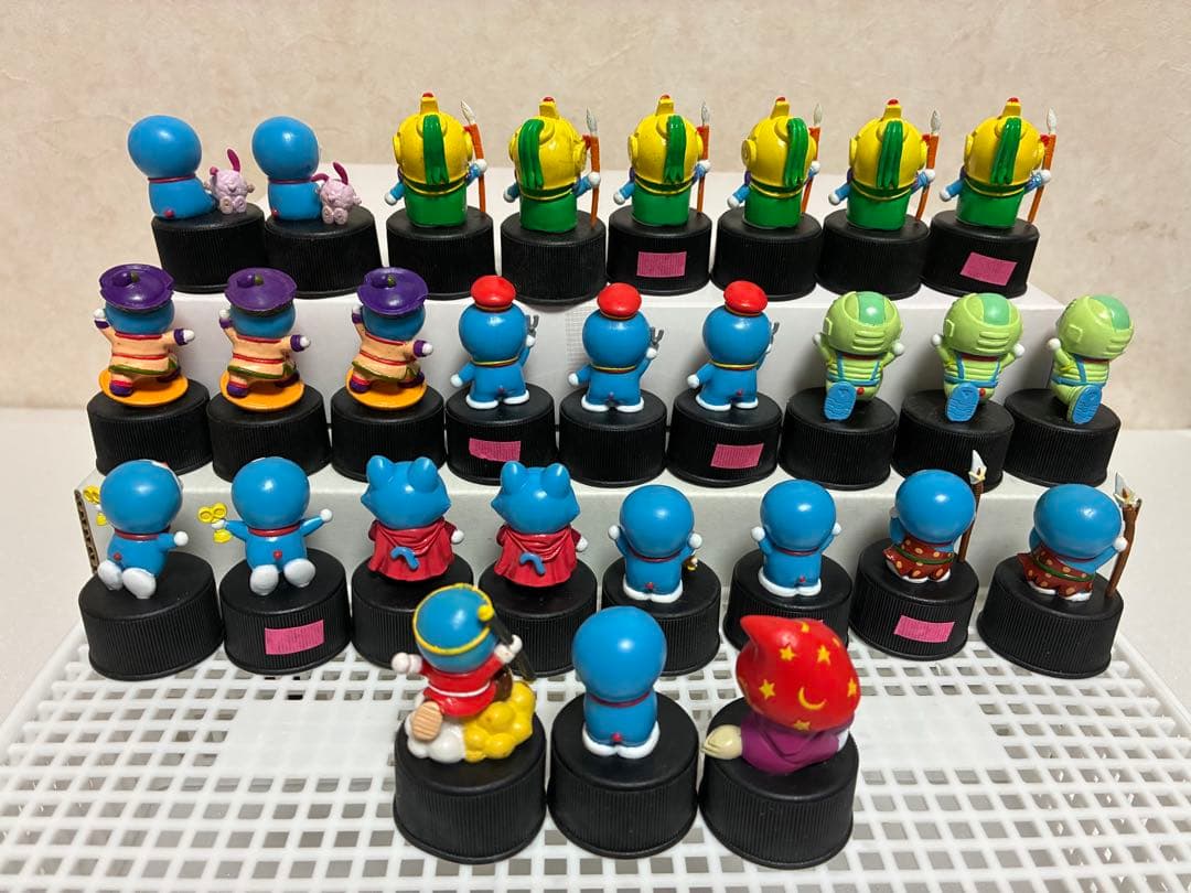 ドラえもん映画　25周年記念ペットボトルキャップ　フィギュアセット