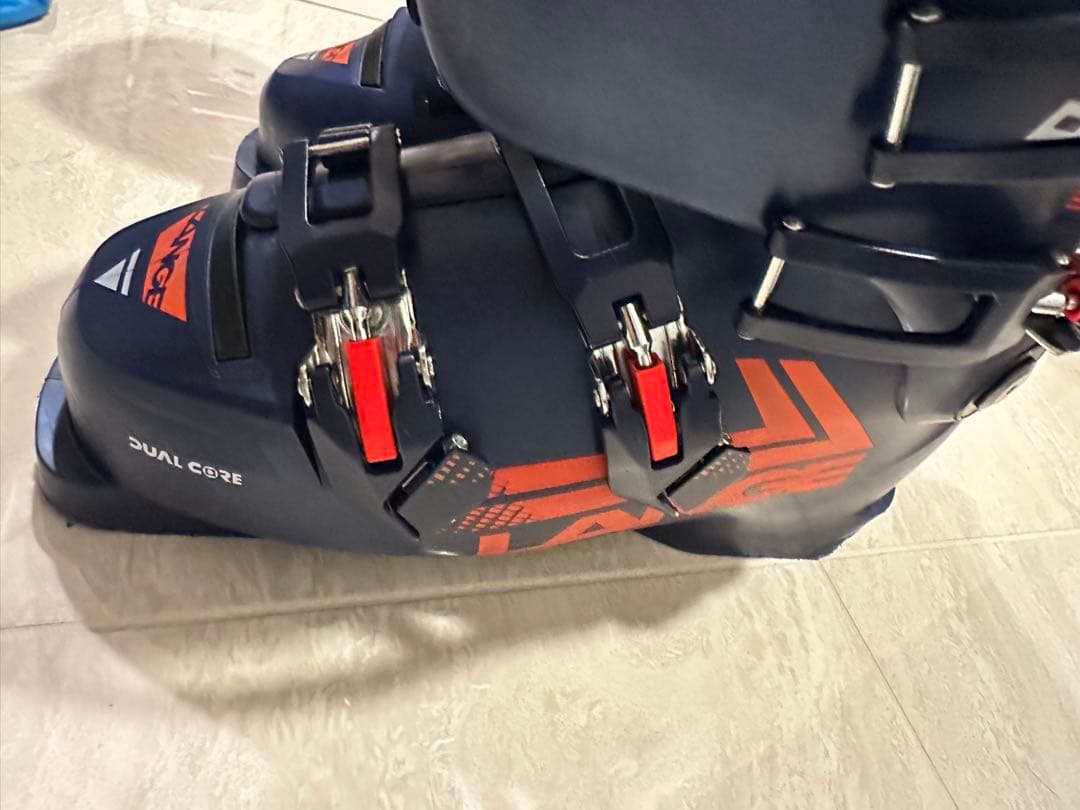 LANGE スキーシューズ　24.5cm 収納袋付き