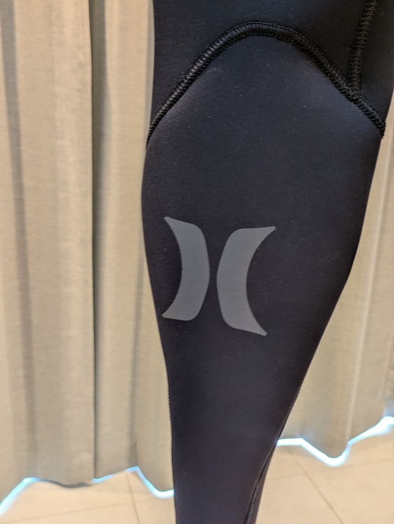bintaroページ　【美品】Hurley ウェットスーツ　3mm　M