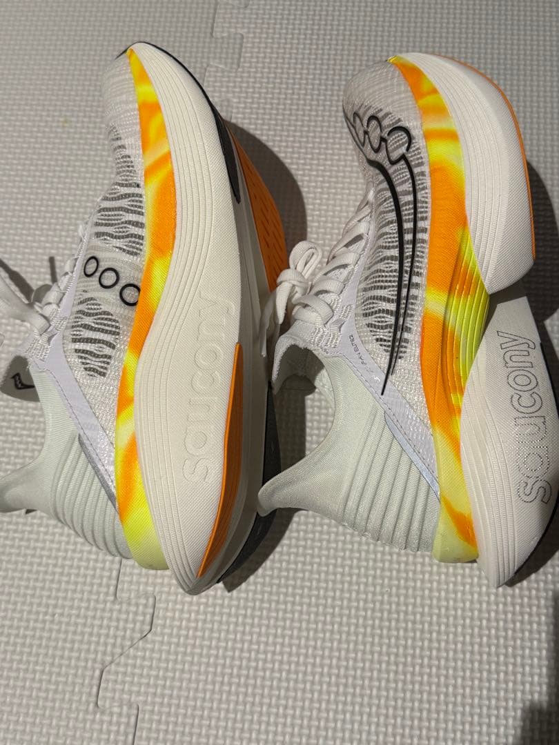 サッカニー エンドルフィン エリート2 26.0cm