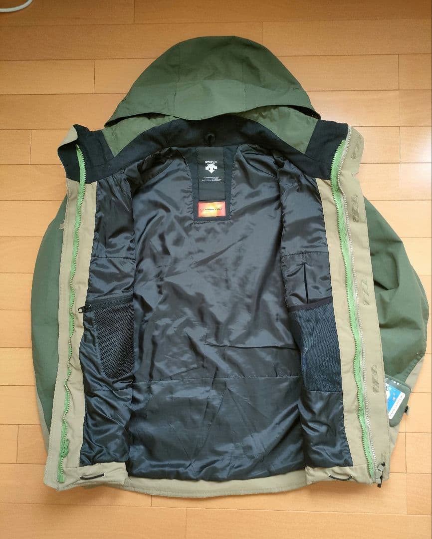 ★オガサカ デサント スキーウェア 　別注品！！　上Ｌ下Ｍ