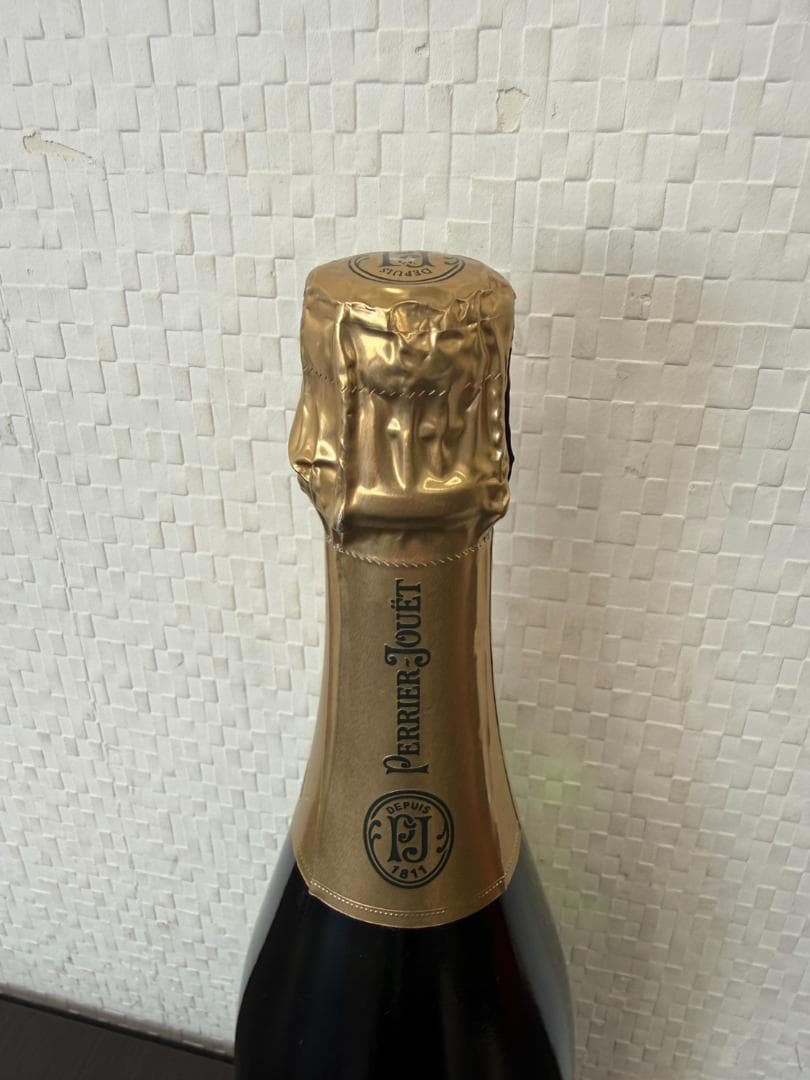 c*1様 未開封 中身有 シャンパン ペリエジュエベルエポック 750ml 光る