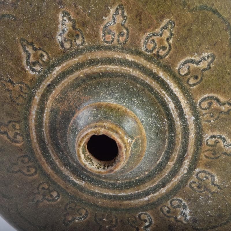 タイ古陶磁　スンコロク　宋胡録　青磁　刻神獣壷　C　9170