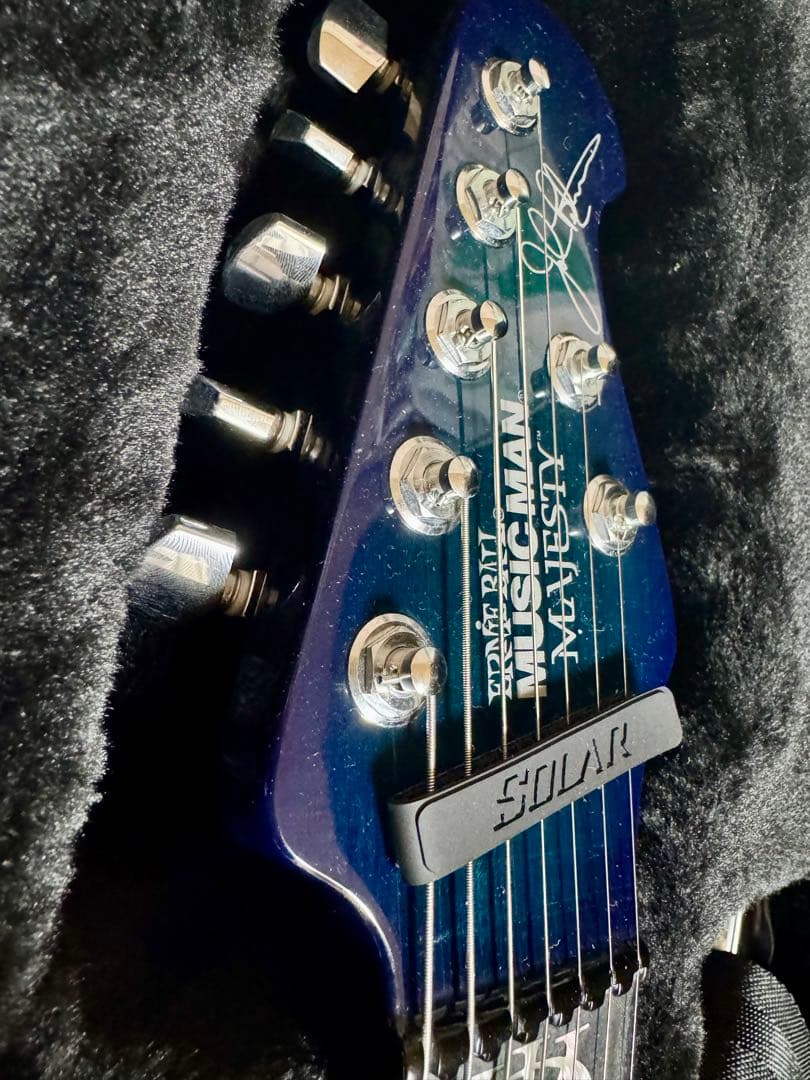 ギター EARNIE BALL MUSICMAN MAJESTY 7 BLUE HONU